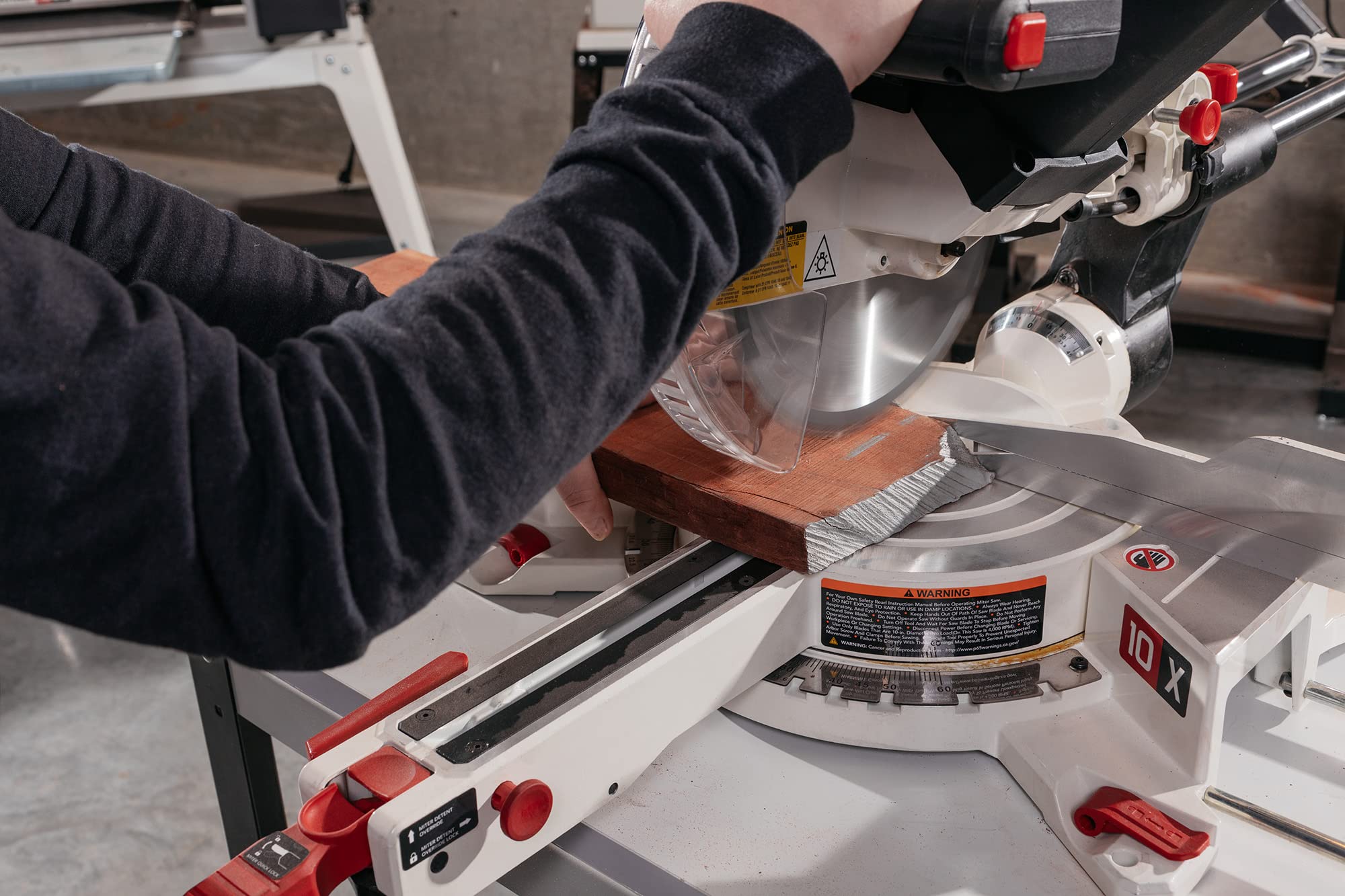 JET 10-Inch Sliding Dual-Bevel Compound Miter Saw, 1Ph 115V (JMS-10X) 10 JET 10-Inch Sliding Dual-Bevel Compound Miter Saw, 1Ph 115V (JMS-10X)
